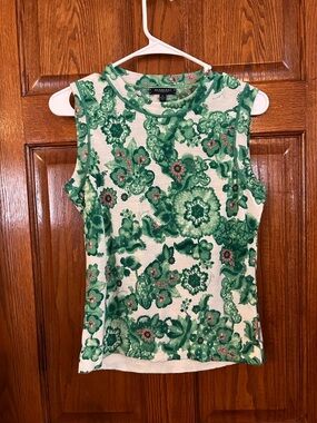 Burberry London Green Floral Print Sleeveless Pullover 100% Merino Wool